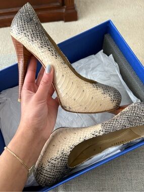 Stuart Weitzman Snakeskin Leather Platform Pumps Wood Heel Size 6